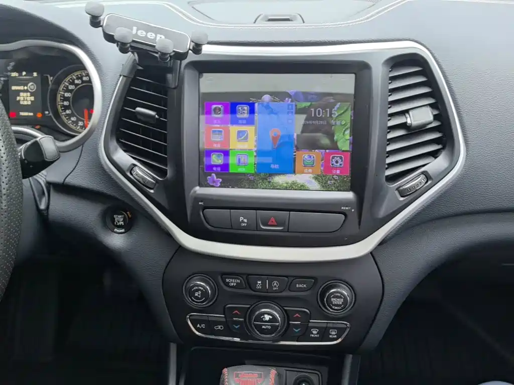 Jeep Cherokee — миниатюра 13