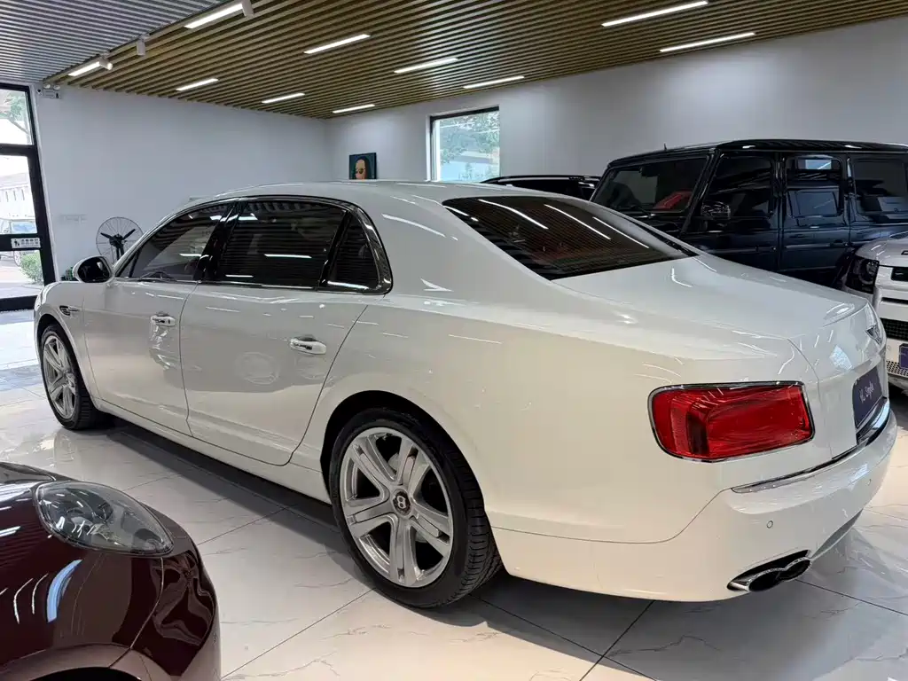 Bentley Flying Spur — миниатюра 4