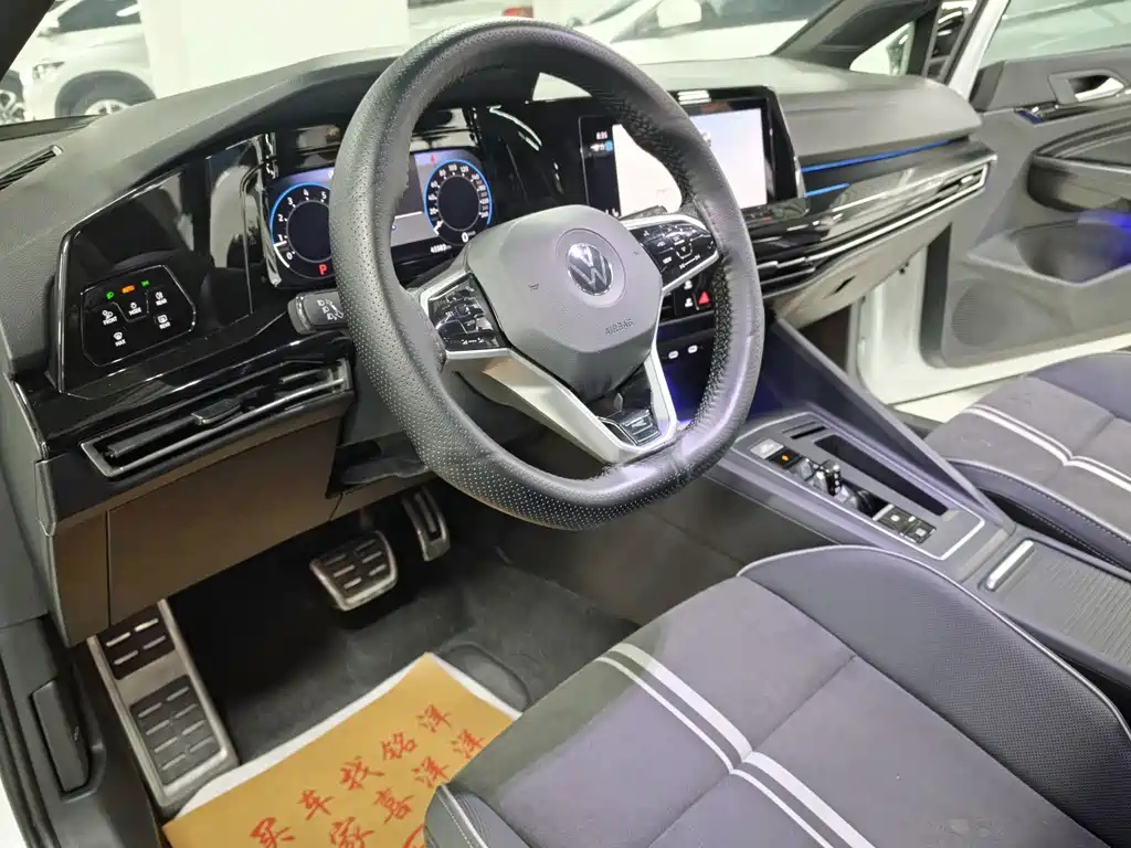 Volkswagen Golf — миниатюра 12