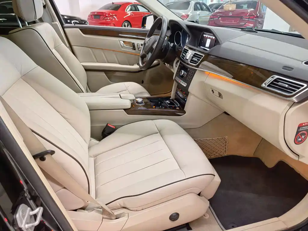 Mercedes-Benz E-Class — миниатюра 16
