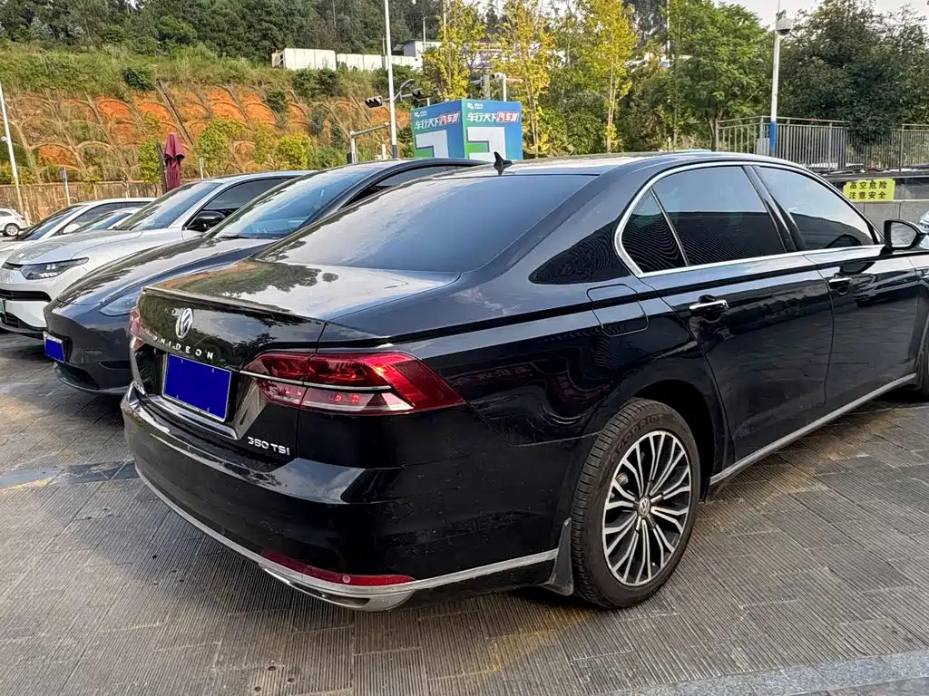Volkswagen Phideon — миниатюра 6