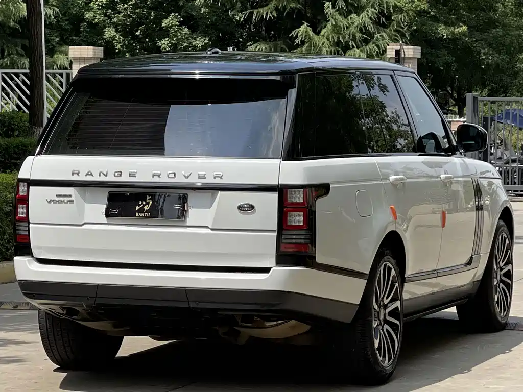Land Rover Range Rover — миниатюра 6