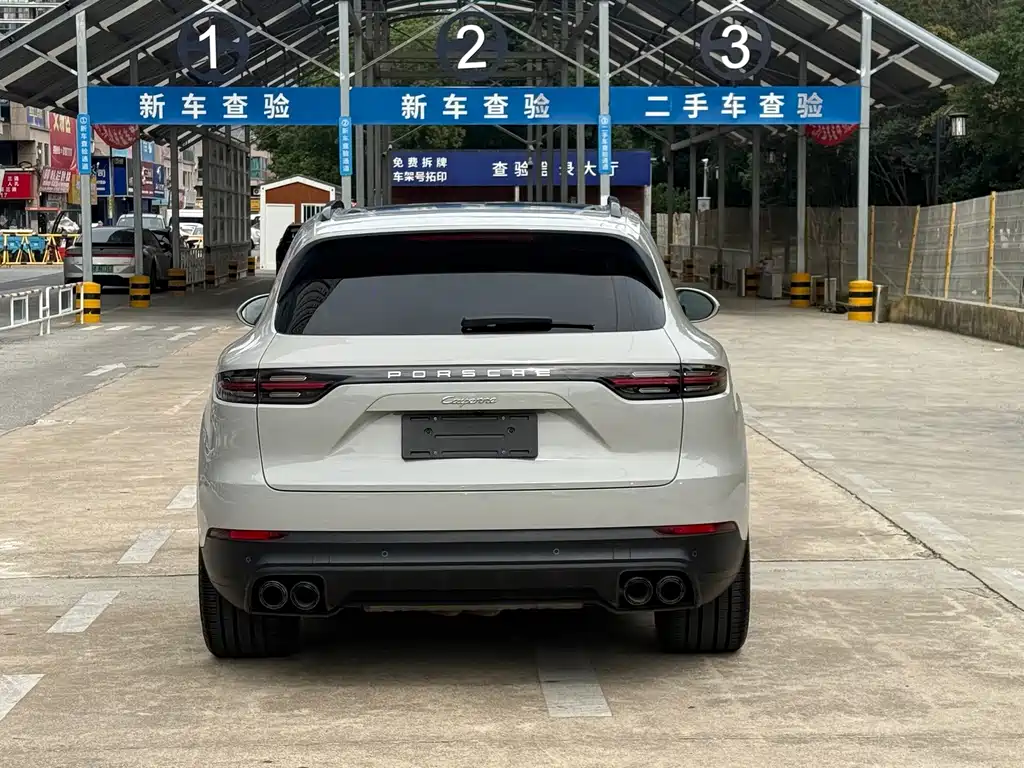 Porsche Cayenne — миниатюра 5
