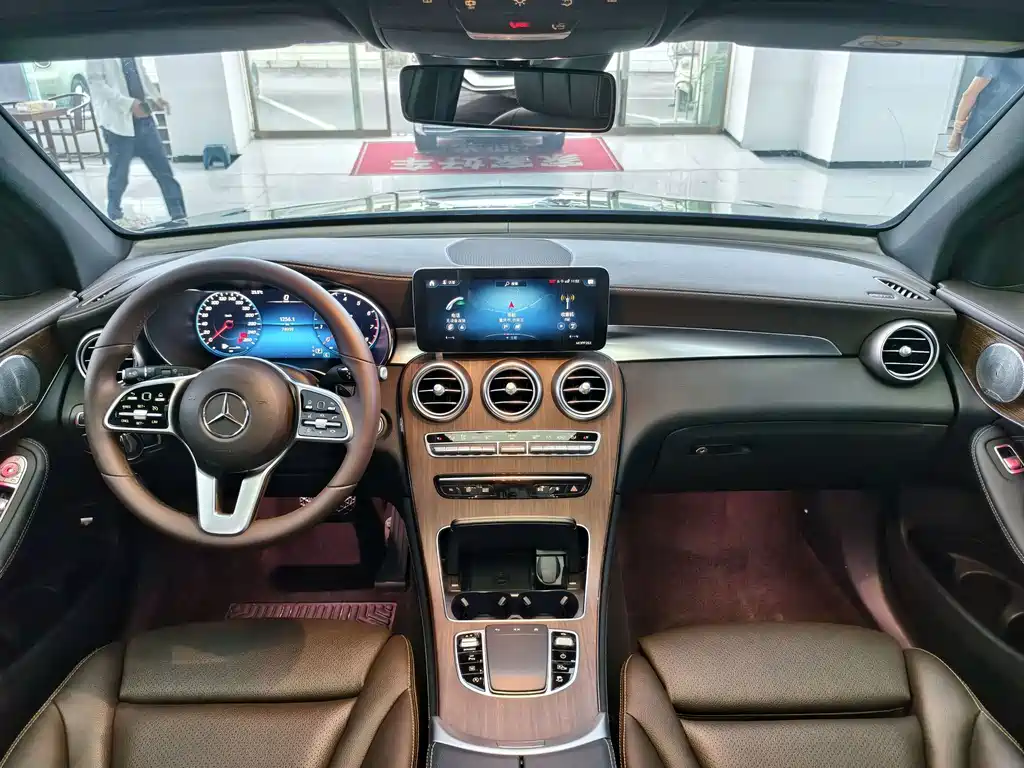 Mercedes-Benz GLC — миниатюра 12