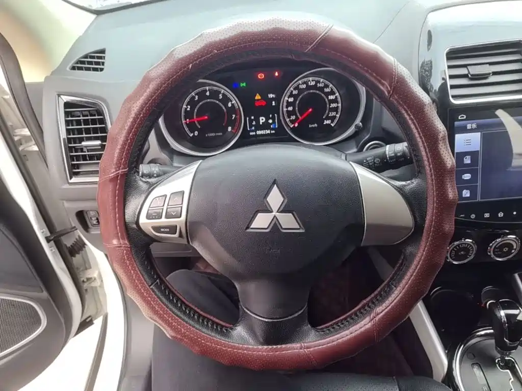 Mitsubishi ASX — миниатюра 11