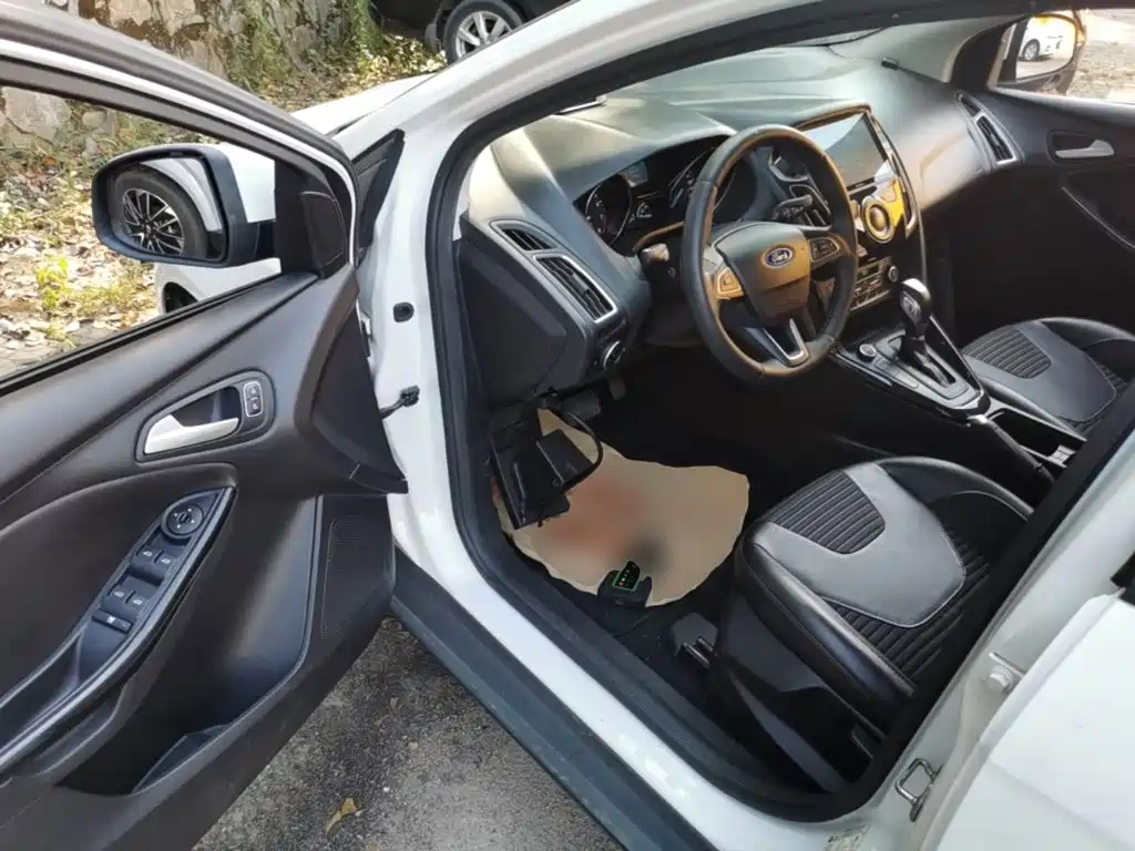 Ford Focus — миниатюра 16