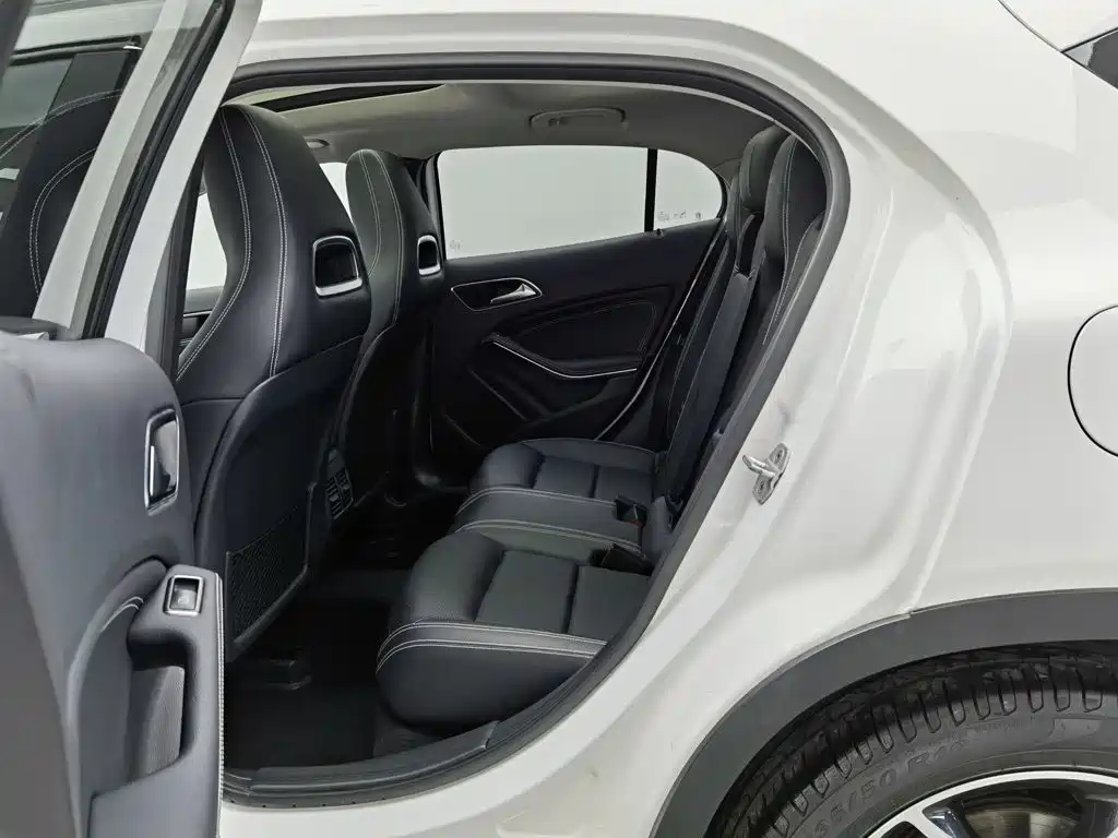 Mercedes-Benz GLA — миниатюра 15