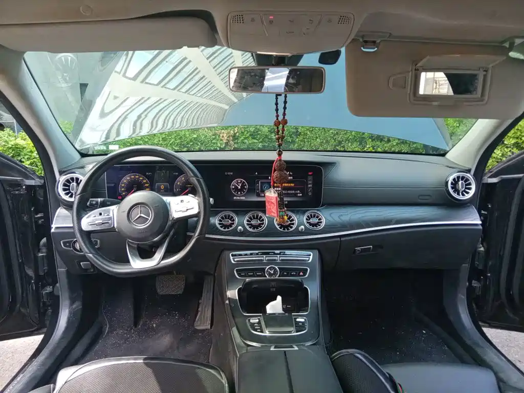 Mercedes-Benz E-Class — миниатюра 14