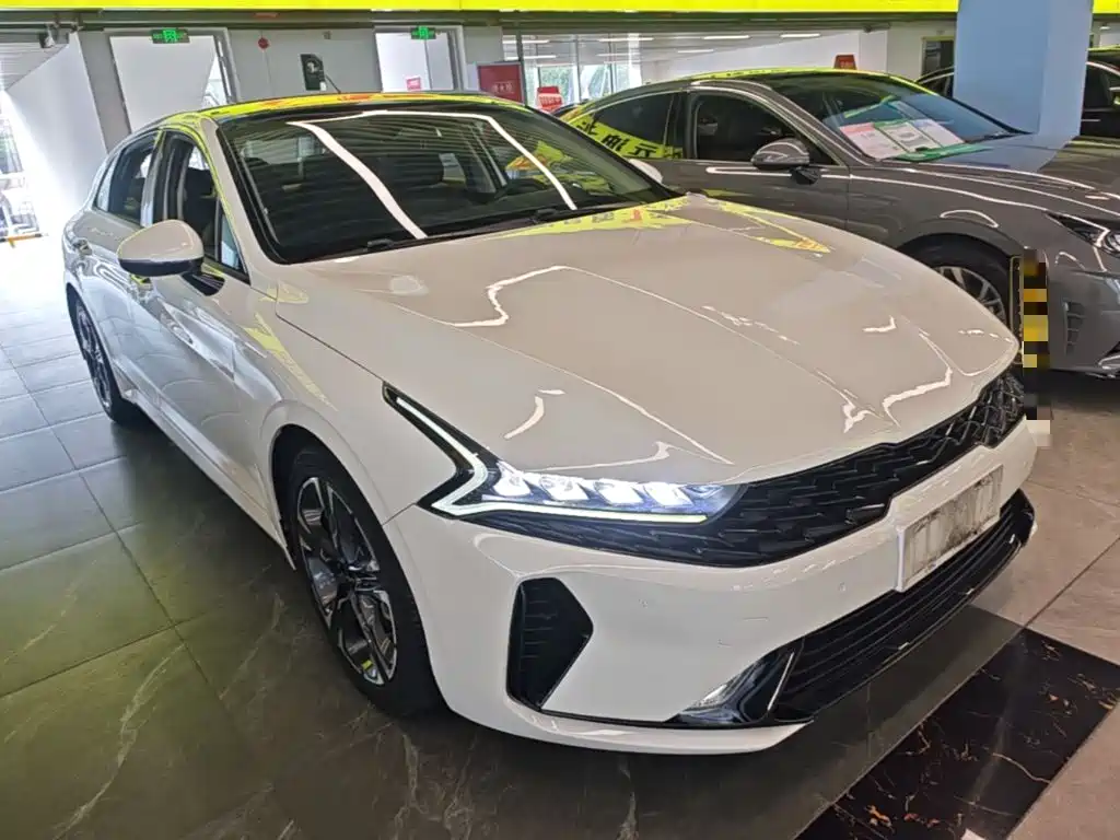 Kia K5 — миниатюра 4