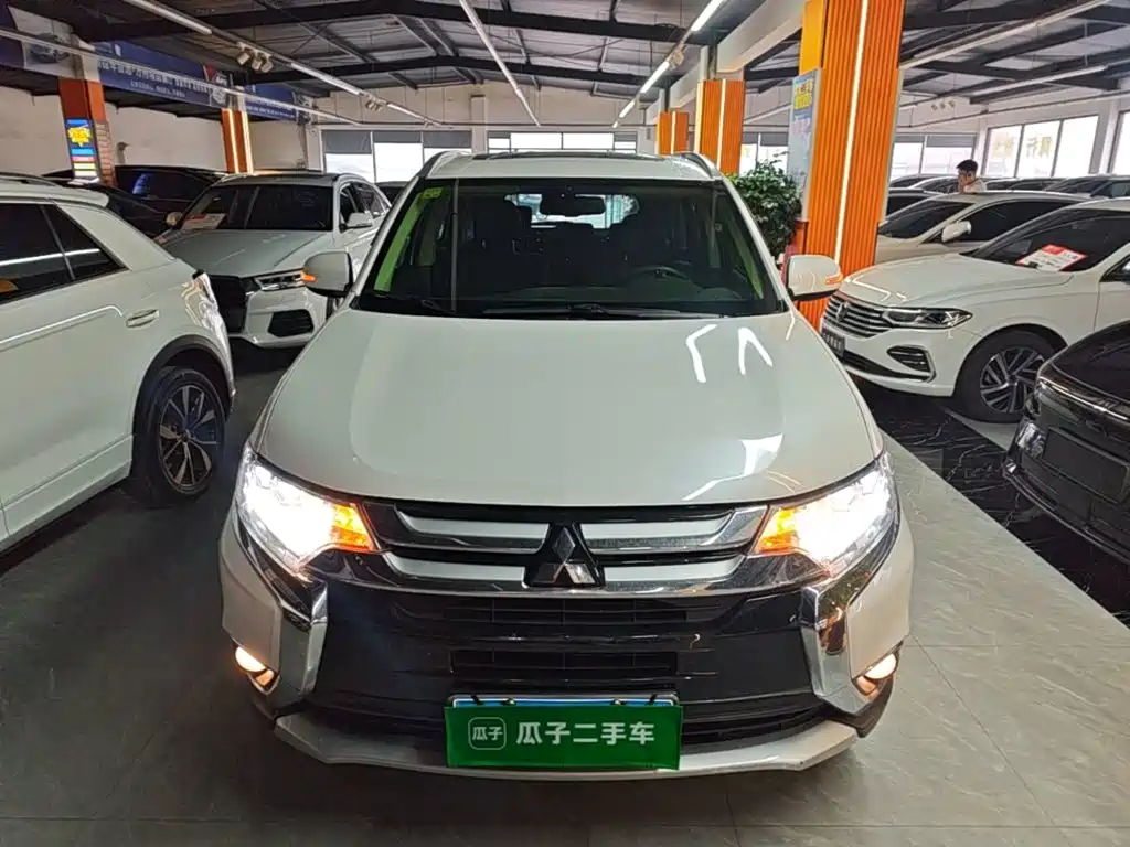 Mitsubishi Outlander — миниатюра 3