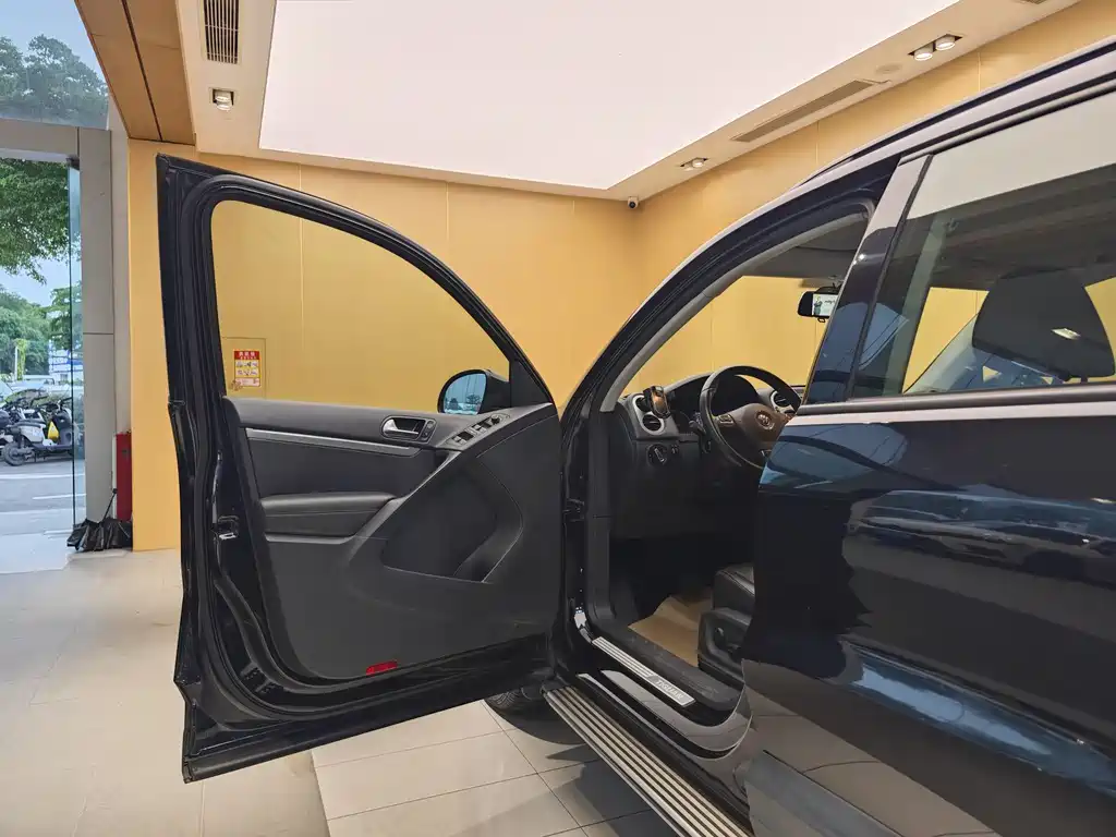 Volkswagen Tiguan 2015 1.8TSI AT Comfort