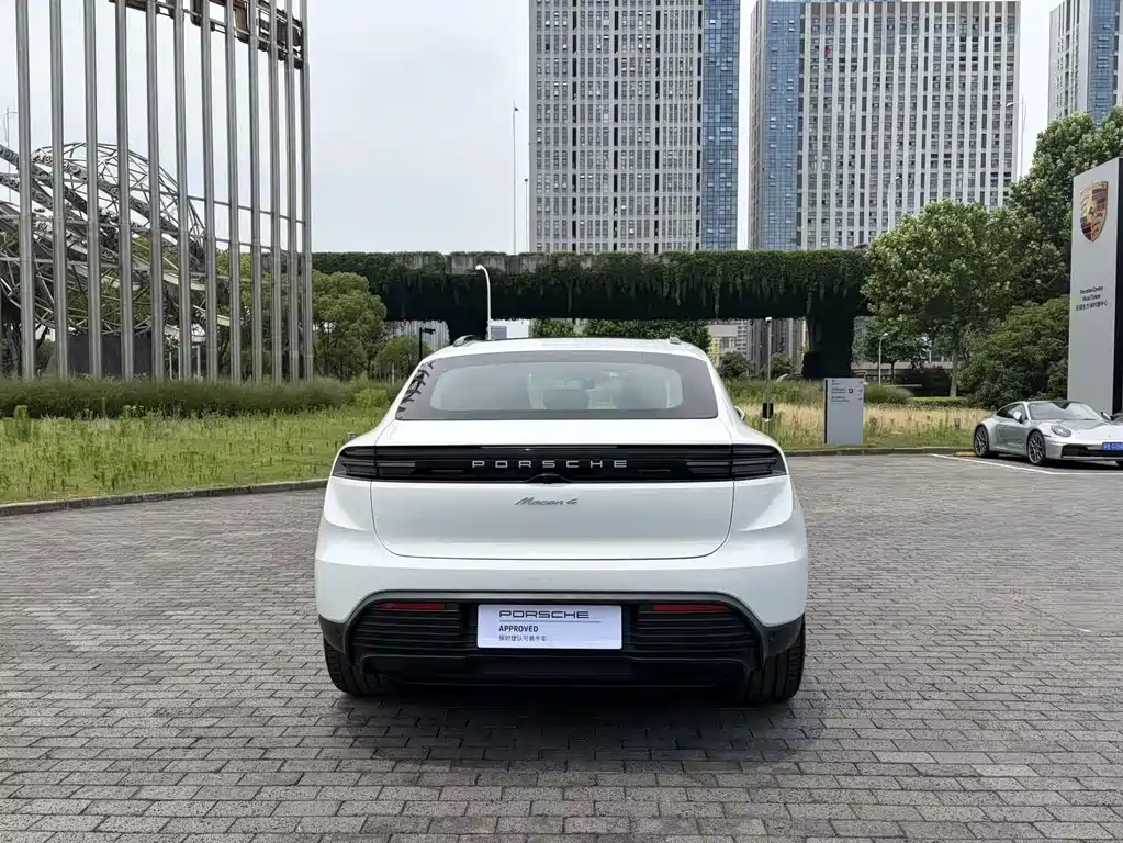 Porsche Macan 2024 Macan 4