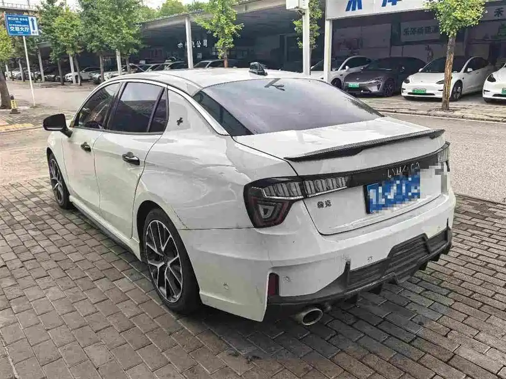 Lynk & Co 03 — миниатюра 5