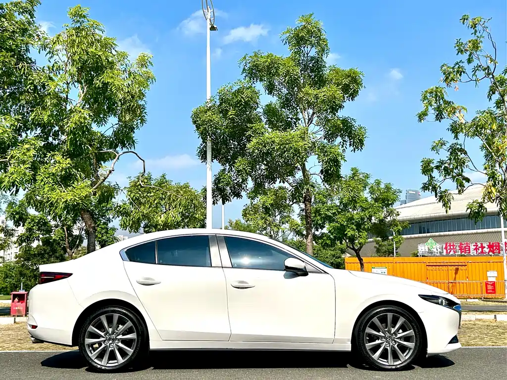 Mazda 3 Axela — миниатюра 7