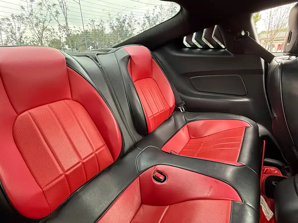 Ford Mustang — миниатюра 6