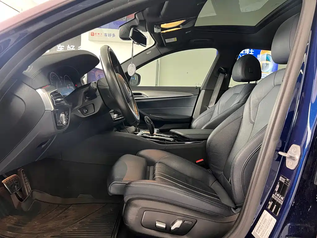 BMW 5 Series (Import) — миниатюра 10