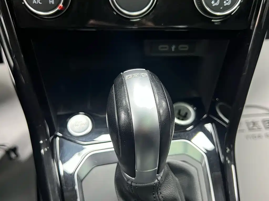 Volkswagen T-Roc — миниатюра 14