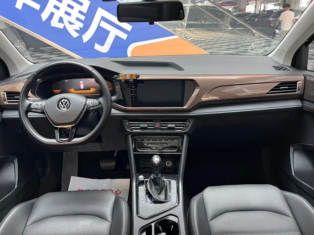 Volkswagen Tharu — миниатюра 7