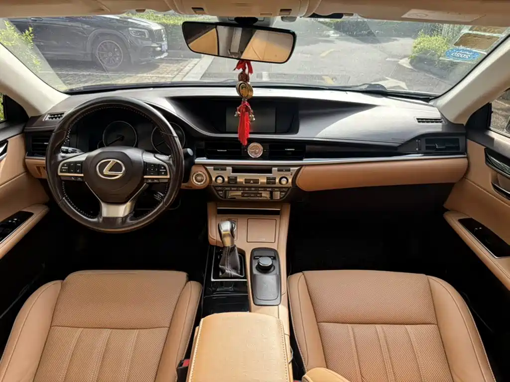 Lexus ES — миниатюра 17