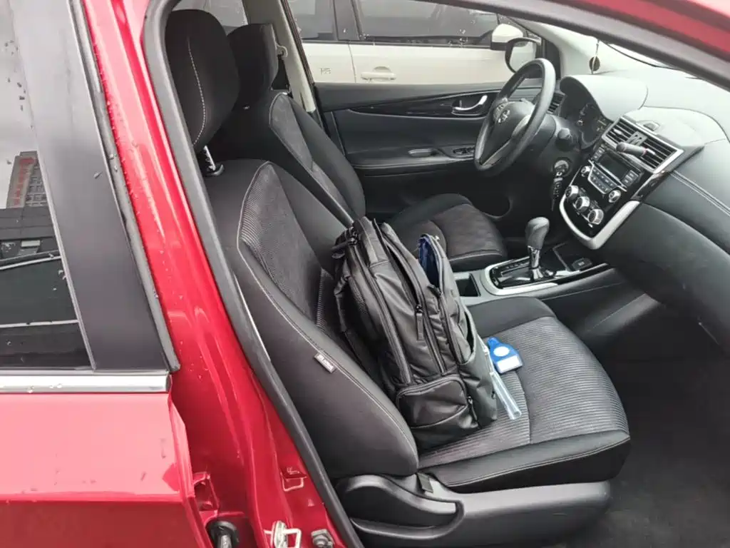 Nissan Tiida — миниатюра 25