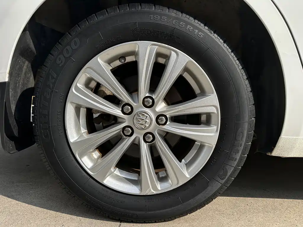 Buick Excelle — миниатюра 18