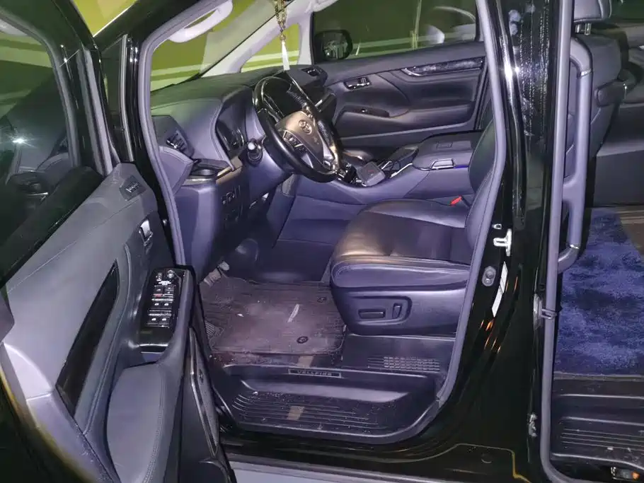 Toyota Vellfire — миниатюра 9