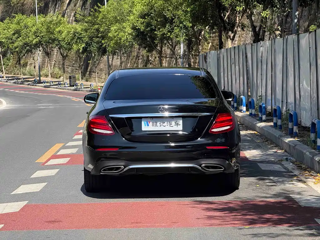 Mercedes-Benz E-Class — миниатюра 9
