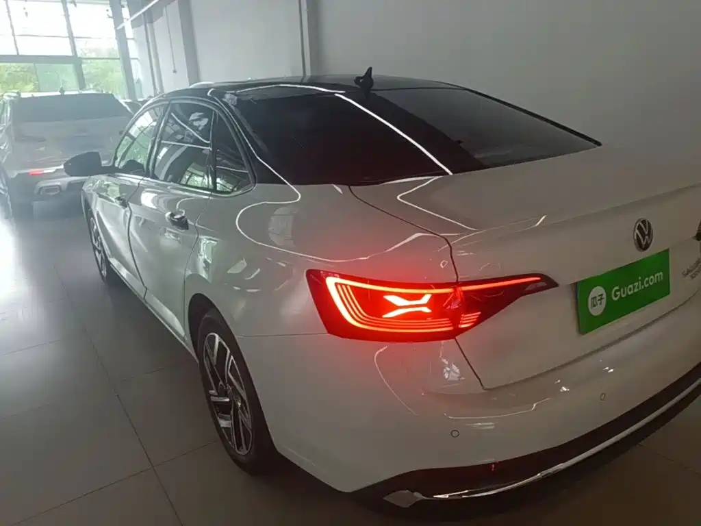 Volkswagen Sagitar 2026 3000 300TSI DSG