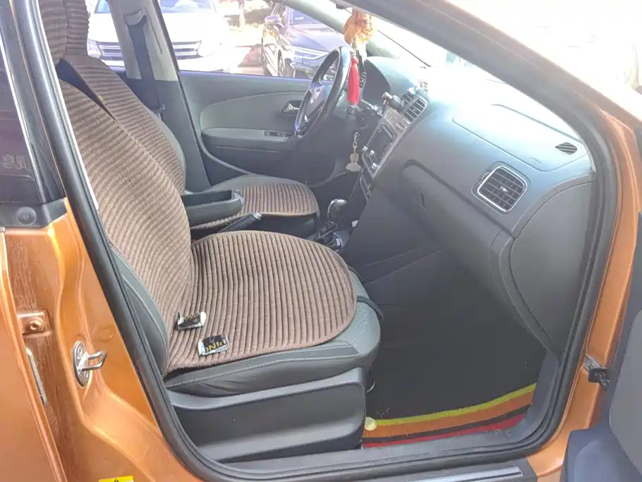 Volkswagen Polo — миниатюра 8
