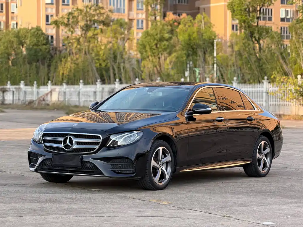 Mercedes-Benz E-Class — миниатюра 3