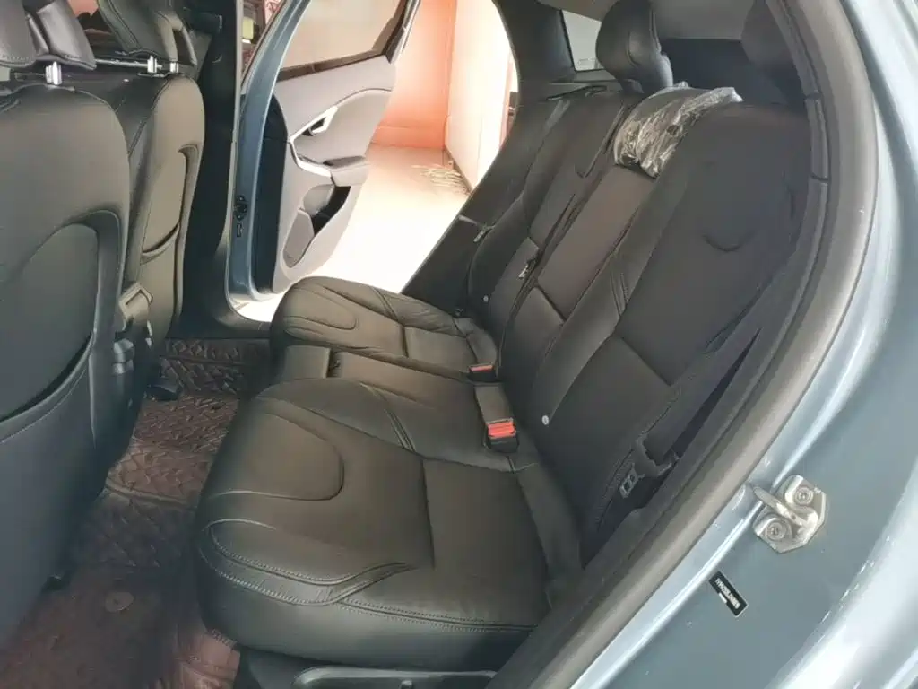 Volvo V40 — миниатюра 17