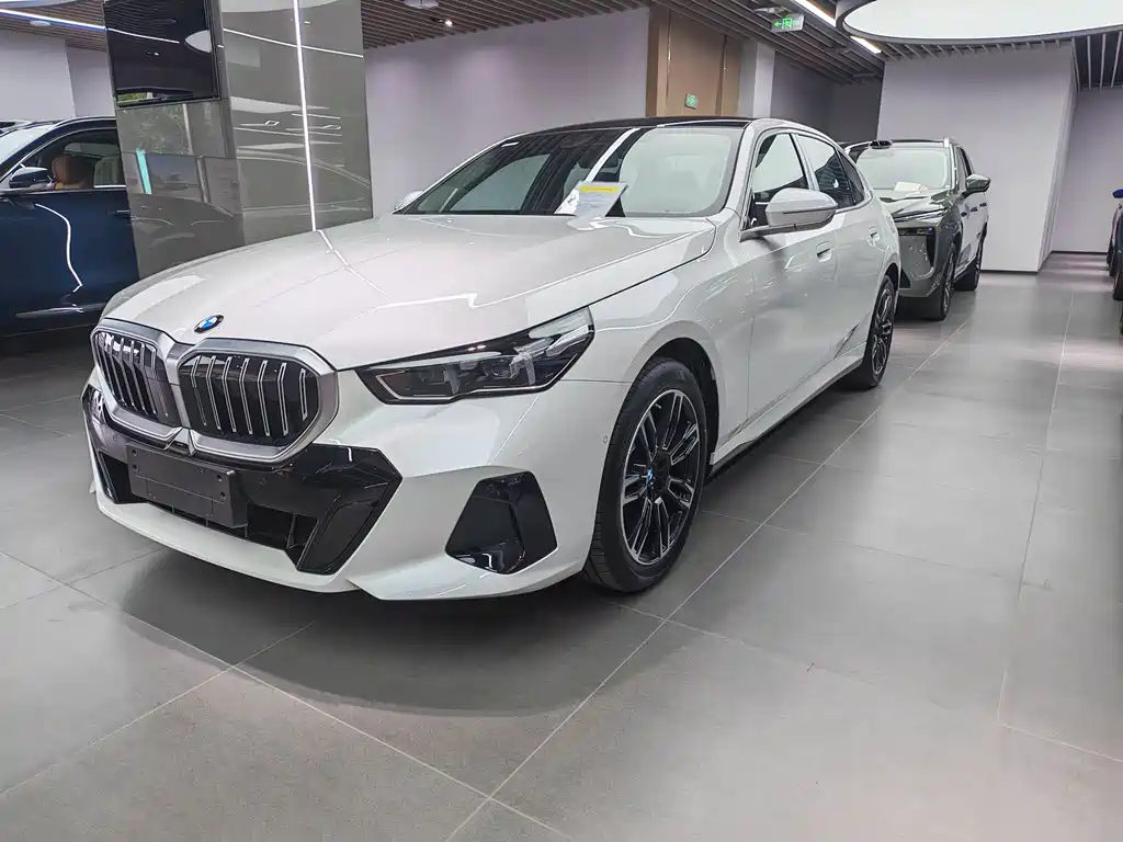 BMW 5 Series 2026