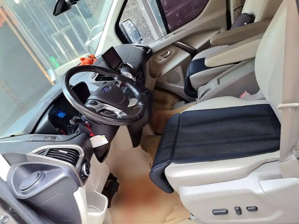 Ford Tourneo — миниатюра 15