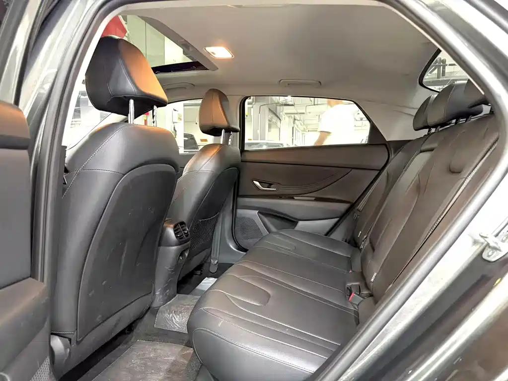 Hyundai Elantra — миниатюра 5
