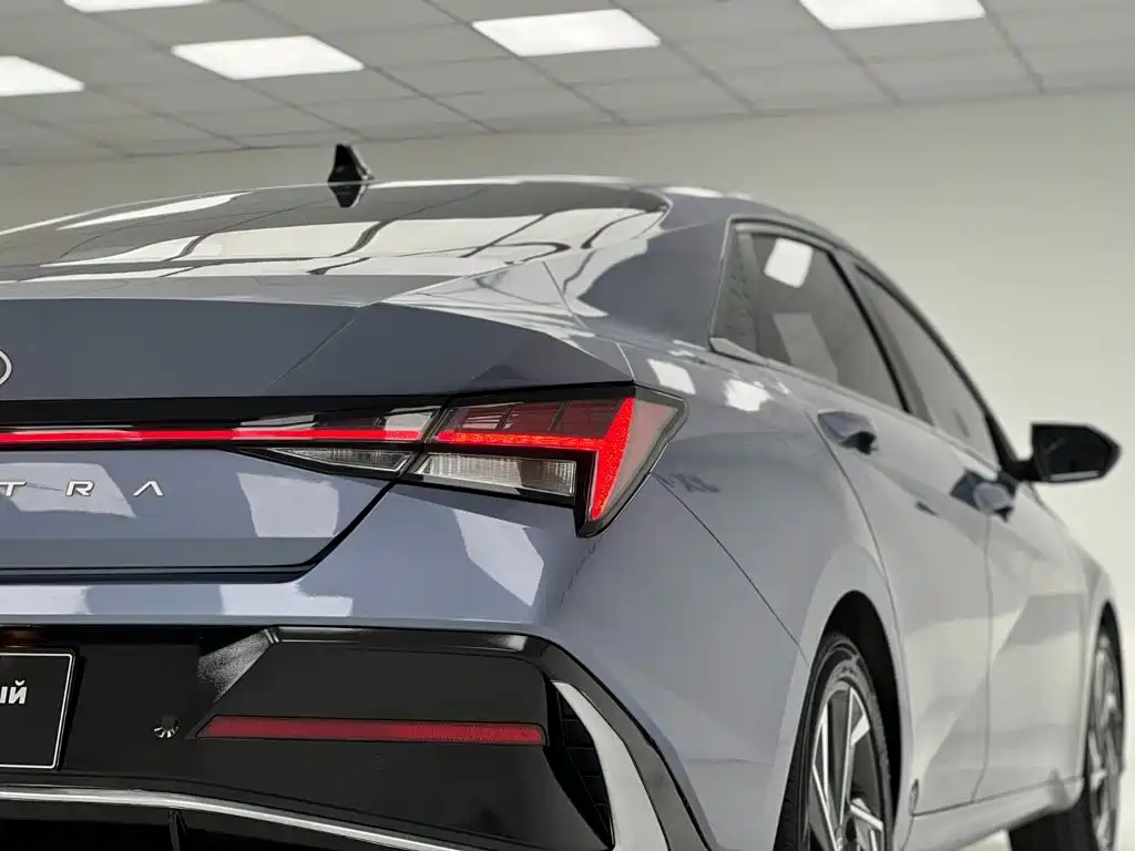 Hyundai Elantra — миниатюра 19
