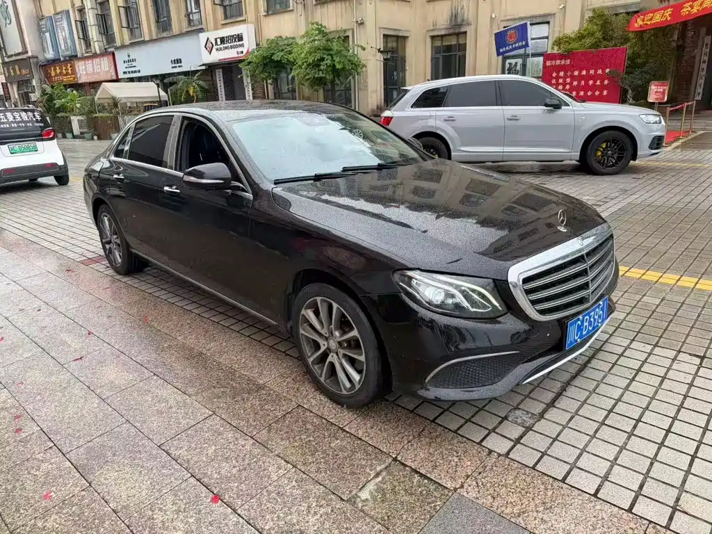 Mercedes-Benz E-Class — миниатюра 3