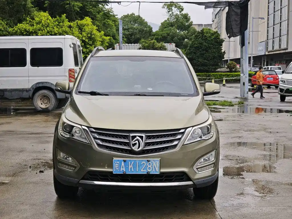 Baojun 560 2015 1.8L MT Elite