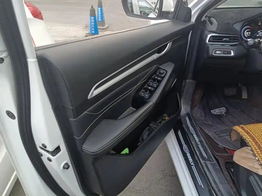 Geely Emgrand — миниатюра 7