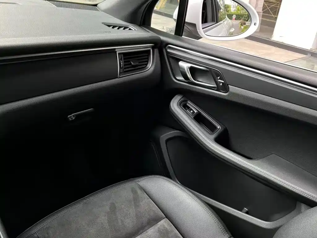 Porsche Macan — миниатюра 11
