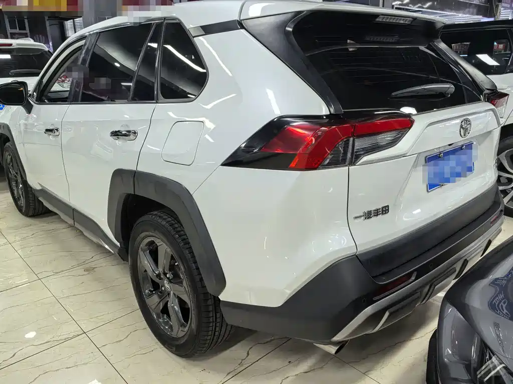 Toyota RAV4 2.0L CVT 4WD Elegant Plus Edition, фото 4