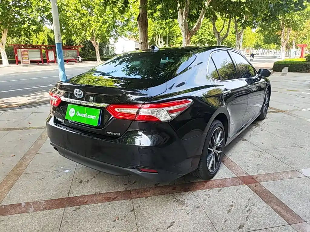 Toyota Camry — миниатюра 7