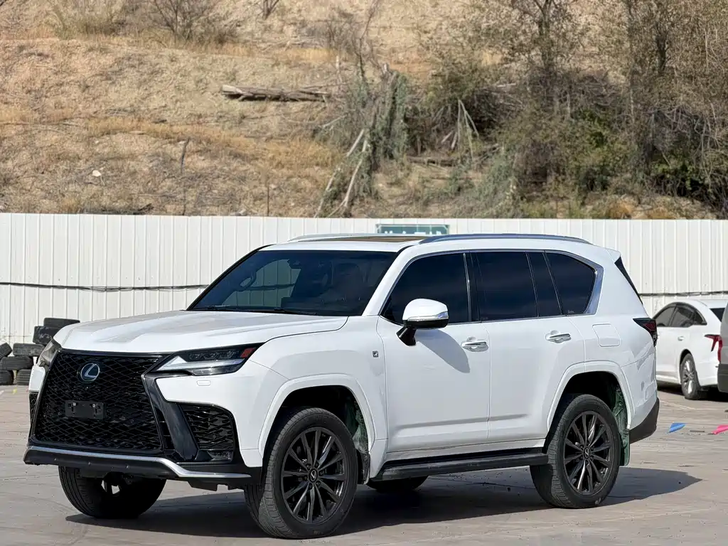 Lexus LX