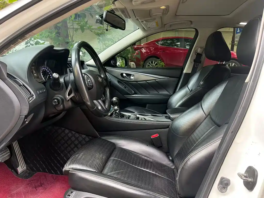 Infiniti Q50 2014 3.7L Luxury Sport