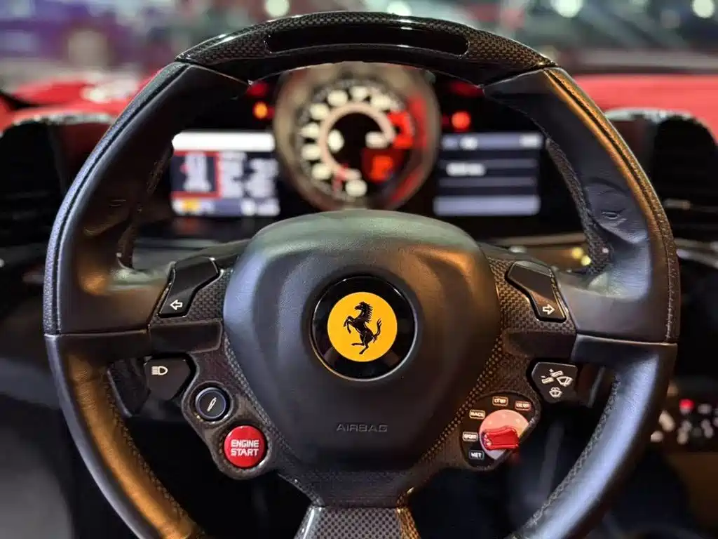 FERRARI 458