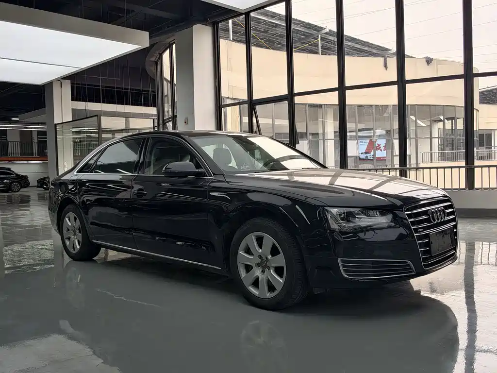 Audi A8 — миниатюра 3
