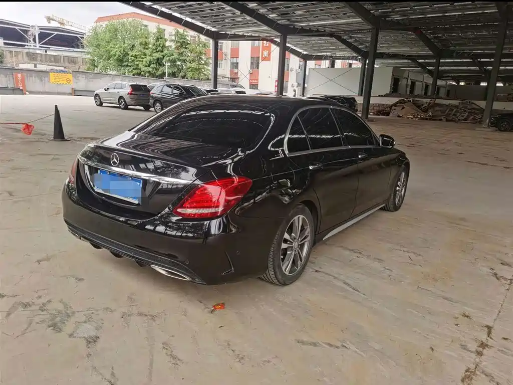 Mercedes-Benz C-Class — миниатюра 6