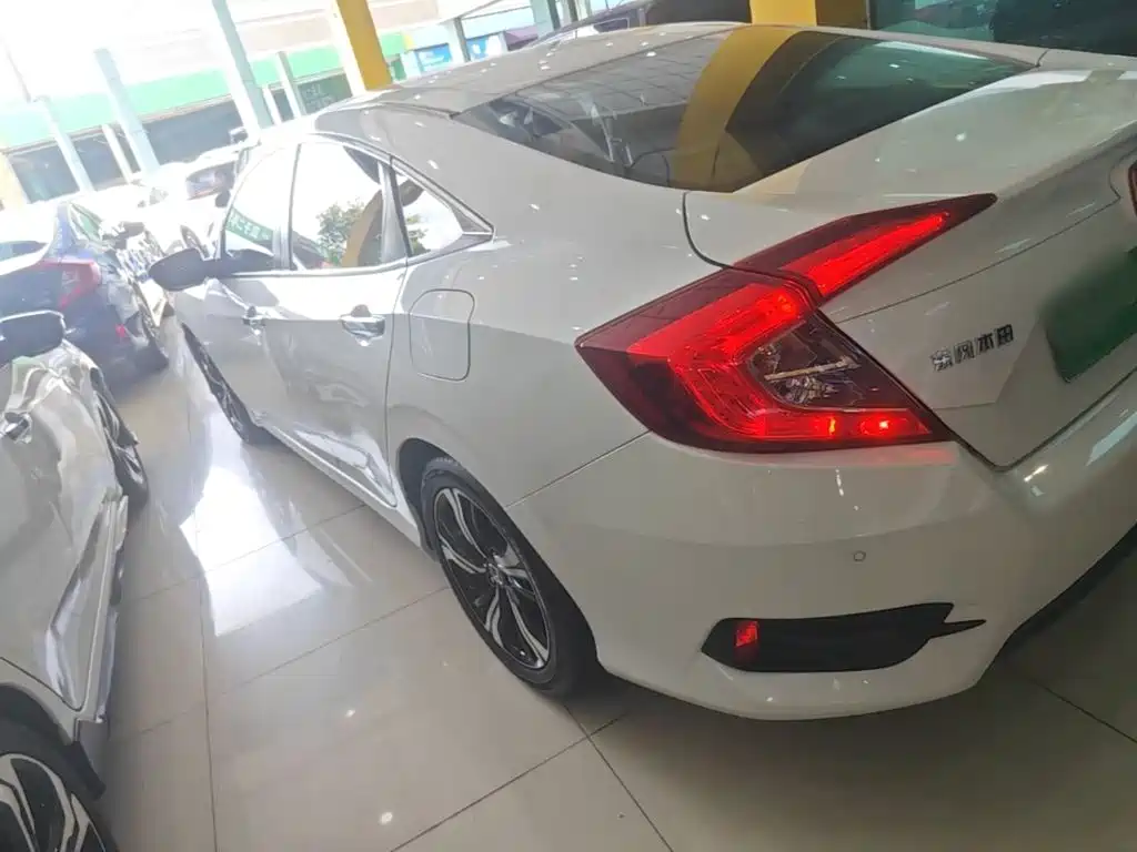 Honda Civic — миниатюра 5