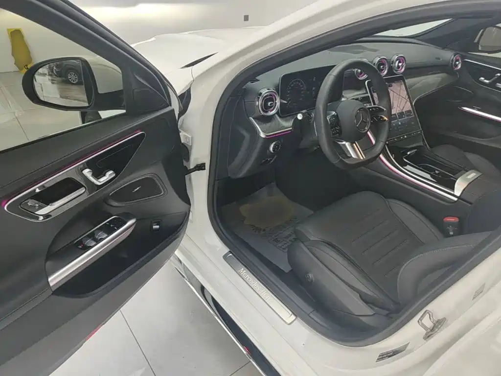 Mercedes-Benz C-Class — миниатюра 16