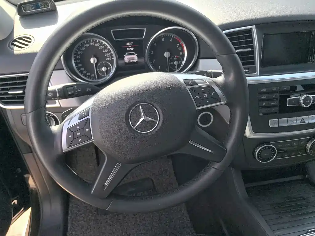 Mercedes-Benz M-Class — миниатюра 14
