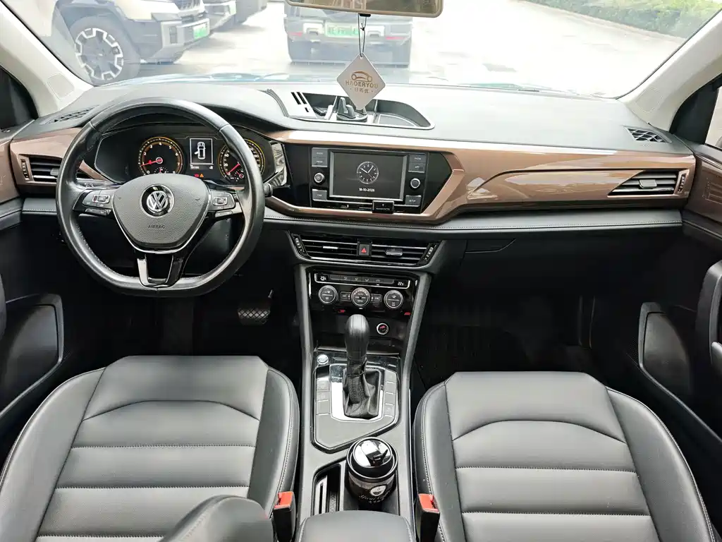 Volkswagen Tharu — миниатюра 7